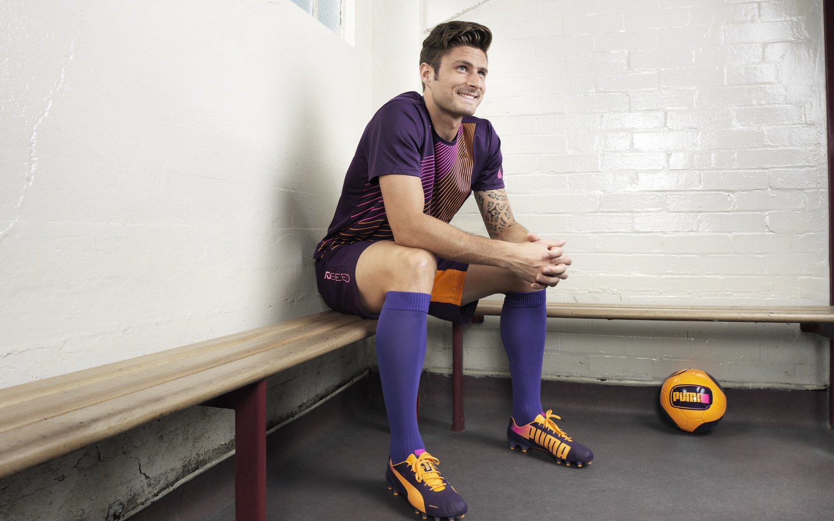 英超争冠之夜，哈兰德进攻端无人可挡，曼城加冕三连冠