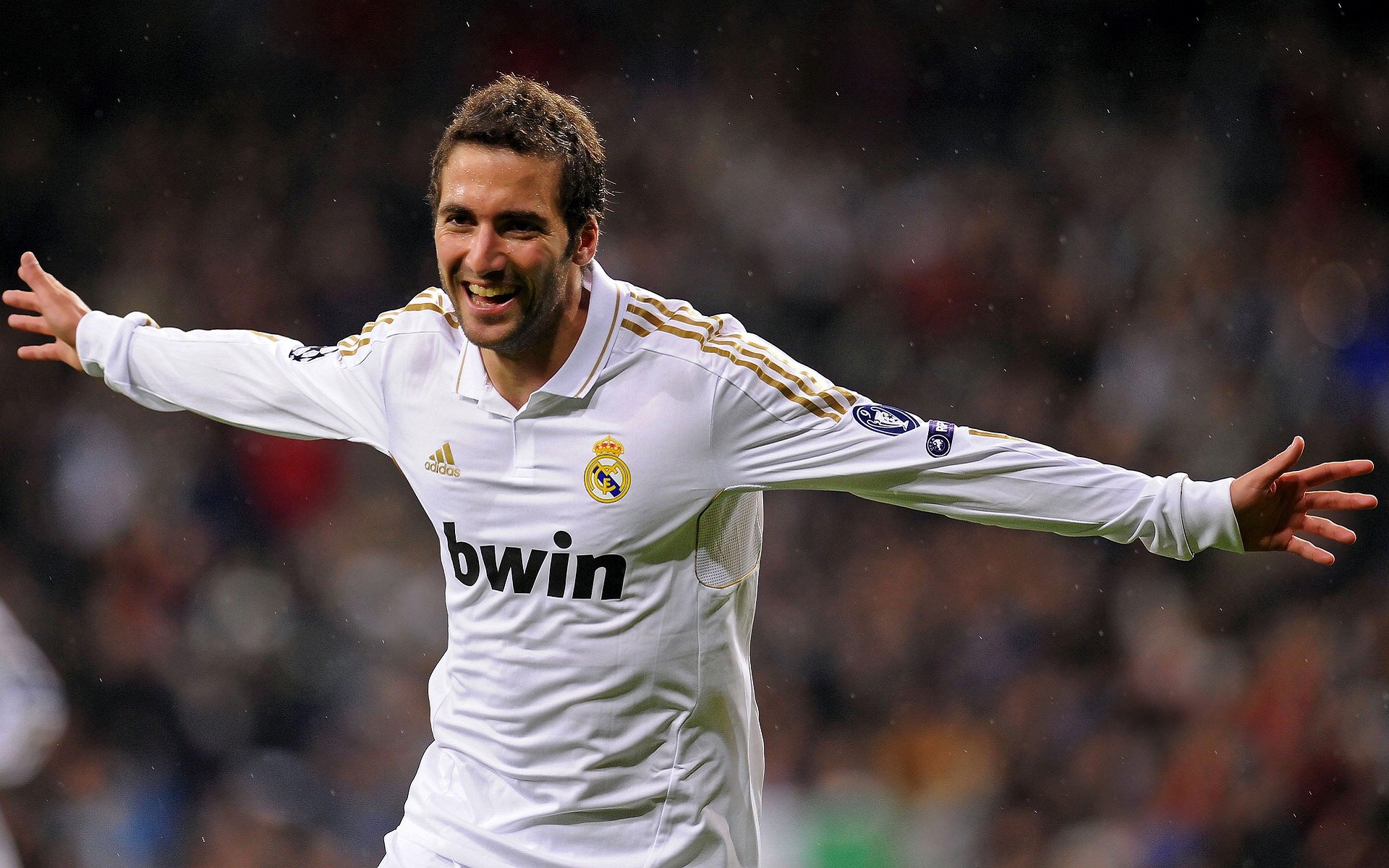 赛道之外，小贾伦在F1年度争冠之夜的巨星价值