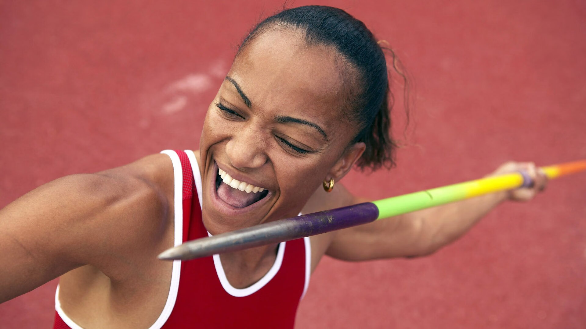 红牛二队险胜阿斯顿马丁,皮亚斯特里状态火热,一场战术与勇气的胜利